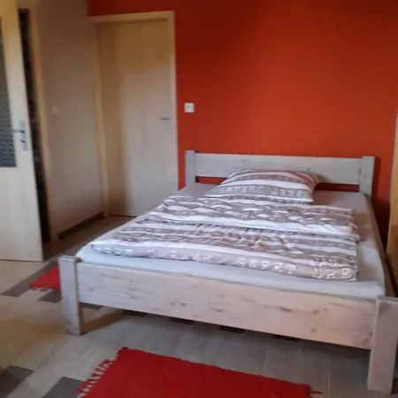Na Horach Apartment *
